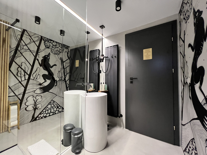 Bathroom 4, Garden Retreat, Bran
