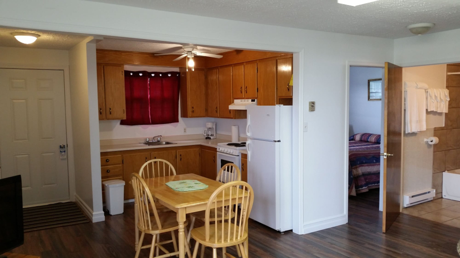 Others 3, Bayside Cottage, Division No. 9