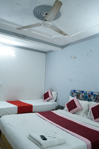 Bedroom 2, Hotel Cladis by Quadis - Sector 15 Noida, Gautam Buddha Nagar