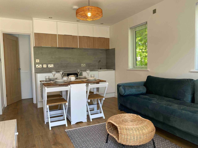 Others 5, Stunning 2-bed Self Contained Oasis in Eastbourne, East Sussex