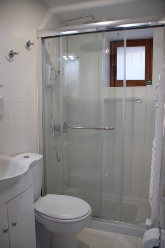 Bathroom 3, Konatzin tou Massou by raise