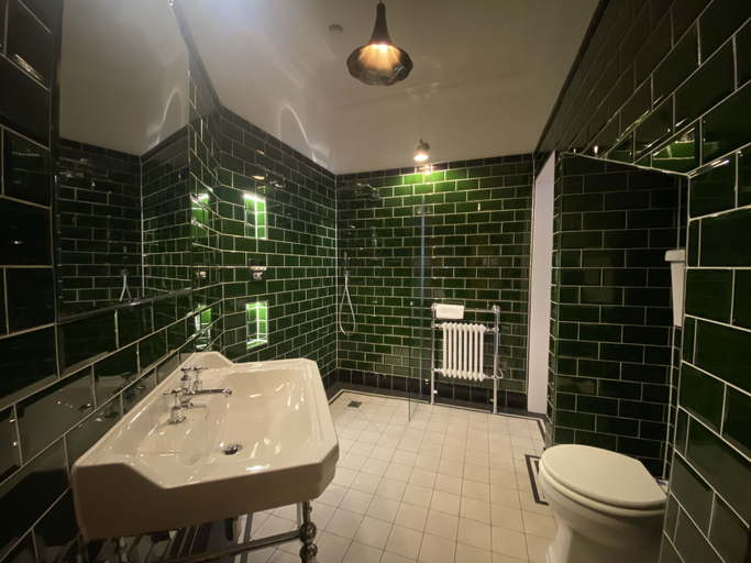 Bathroom 3, Ashton View, Glasgow
