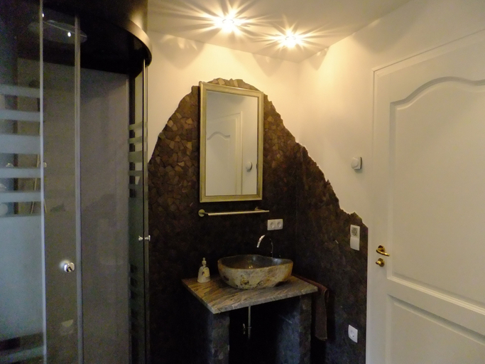 Bathroom 3, LakeStarnberg Apartments, Starnberg
