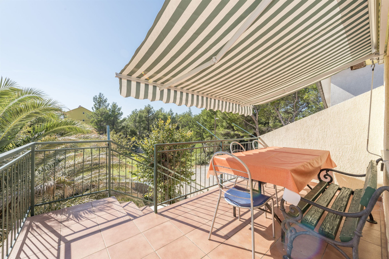 Others 5, Apartments and Rooms Dragica, Starigrad