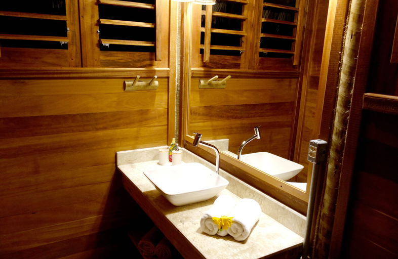 Bathroom 3, Rancho do Kite Villas, Cruz