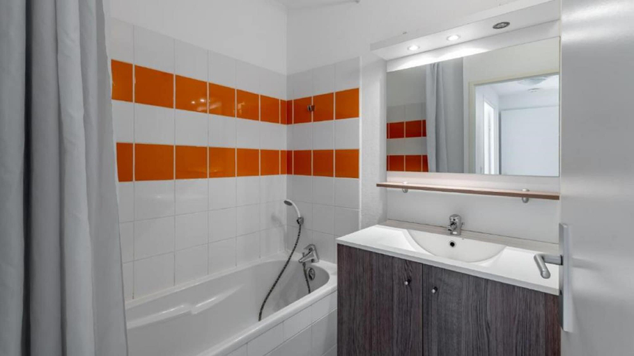 Bathroom 5, Le Domaine des Grands Lacs - Vacancéole, Landes