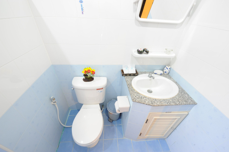 Bathroom 4, Ruankasalong Hua Hin Holiday House, Hua Hin