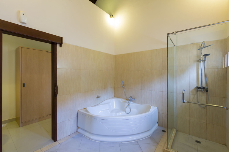 Bathroom 6