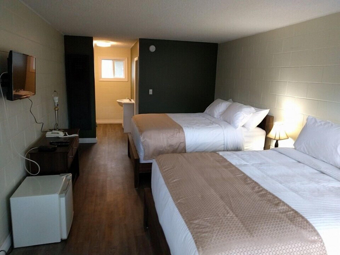 Bedroom 4, Paddock Inn, Division No. 15
