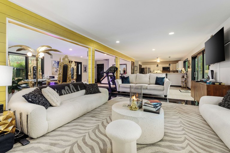 Others 5, Peaceful Luxury Unique 3 BDR Home w/ Cinema & More, Grand Traverse