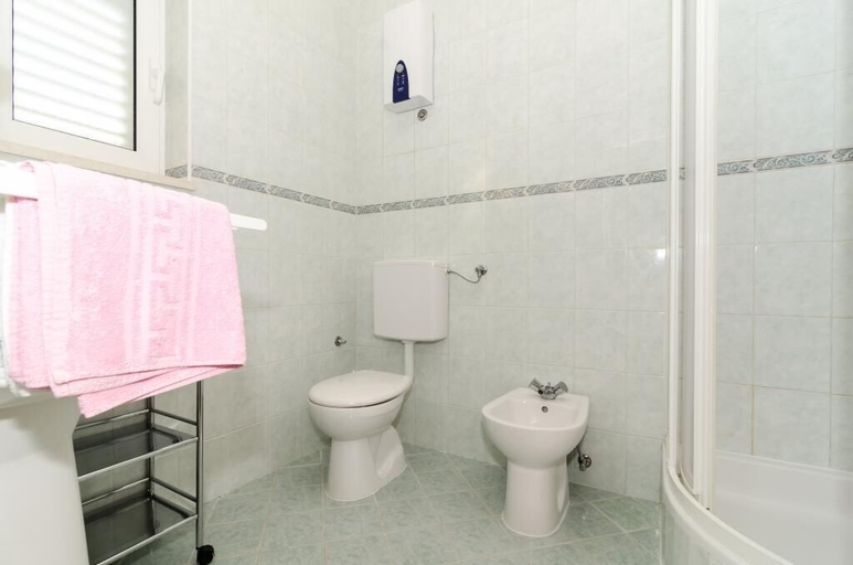 Bathroom 2, Apartments Peco, Dubrovnik
