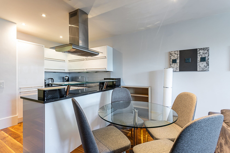Others 4, Holborn Flat With Green Views, London