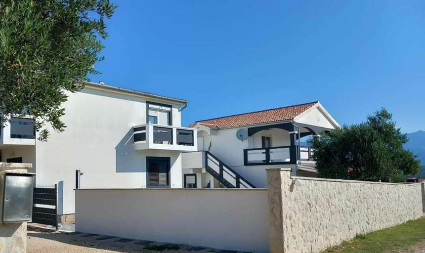 Exterior 4, Apartment With a Pool, Mountainview, Near the Sea!, Posedarje