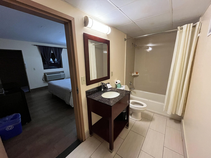 Bathroom 4, Circle Motel Lodge, Middlesex