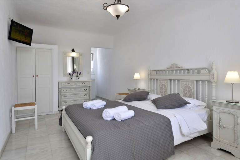 Bedroom 3, Parian Lithos, South Aegean