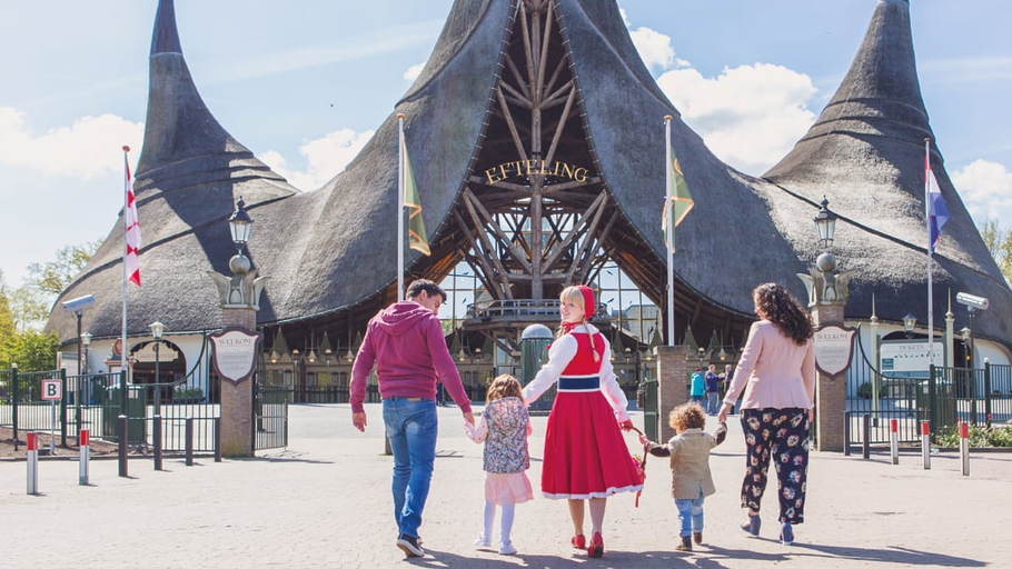 Others, Efteling Village Bosrijk Tickets Included, Loon op Zand