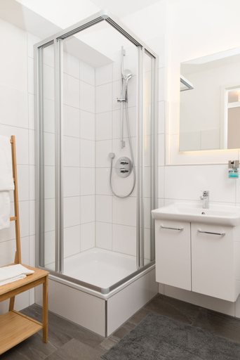 Bathroom 3, Arnulfsplatz Aparts, Regensburg