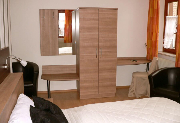 Bedroom 2, Fränkischer Gasthof Hotel Zum Koppen, Main-Spessart