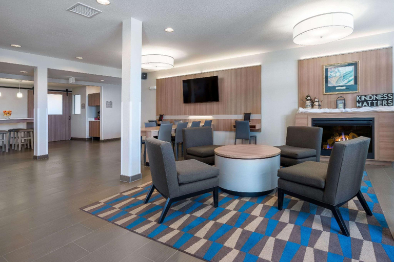 Public Area 2, Microtel Inn & Suites By Wyndham Moorhead Fargo Area, Clay