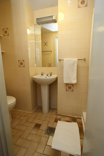 Bathroom 4, The Ridgemount Hotel, London