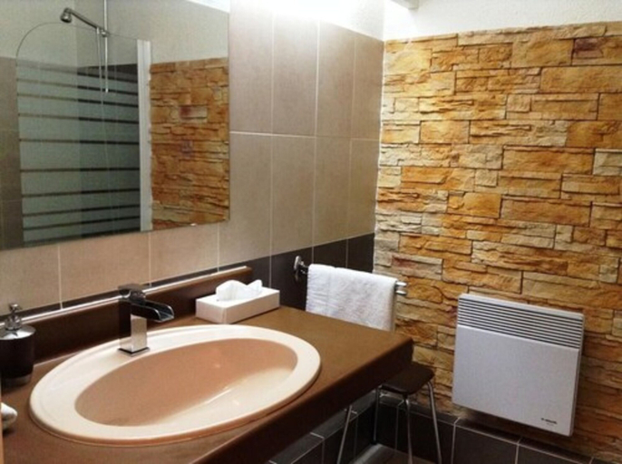 Bathroom, Hotel Les Cordeliers, Lot-et-Garonne