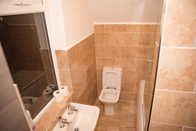 Bathroom, Victoria Holiday Home, Rochdale