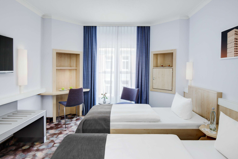 Bedroom 2, IntercityHotel Hamburg-Altona, Hamburg