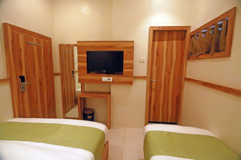 Bedroom 3, Hotel Al Madina Palace, Mumbai City