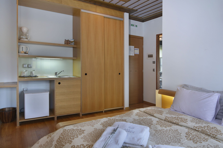 Bedroom 2, Dilofo Hotel Luxury Suites, Epirus