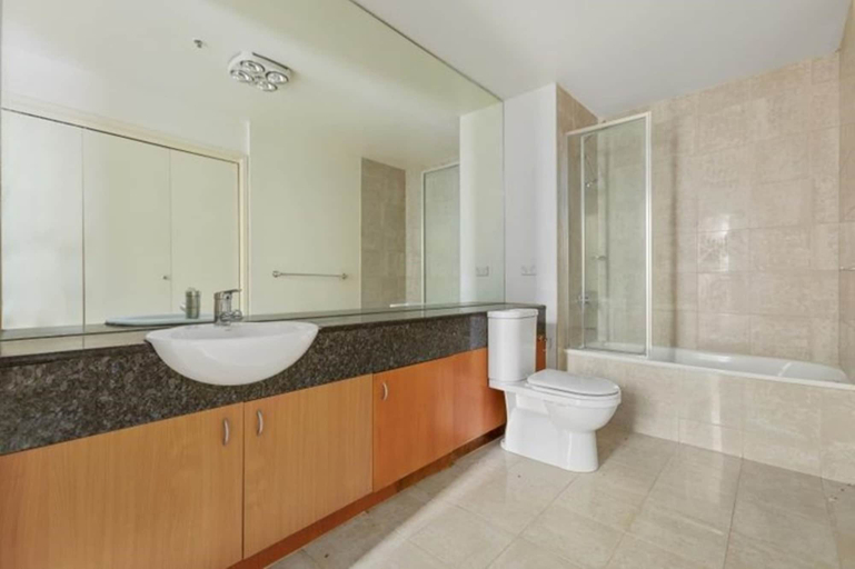 Bathroom 4, ReadySet Apartments on King, Melbourne