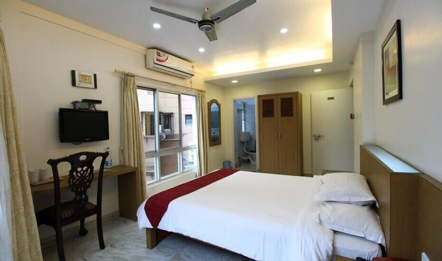 Bedroom 2, The Residency, Kolkata