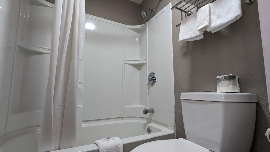 Bathroom 4, Motel 6 Leominster, Ma GA, Worcester