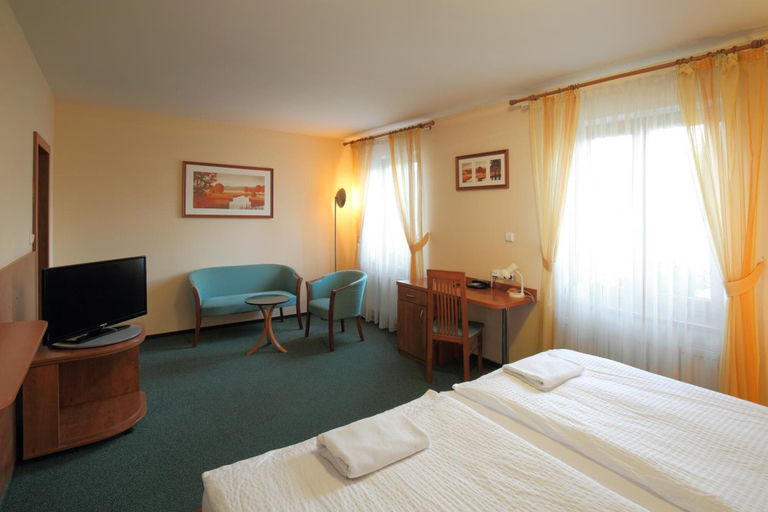 Bedroom 4, Hotel Palace, Plzeň