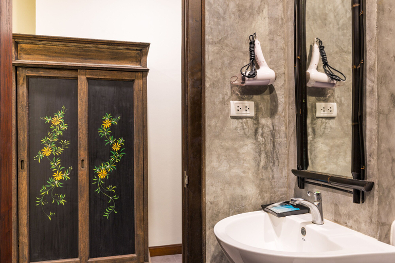 Bathroom 5, Seeka Boutique Resort - Relaxing Stay - Balcony, Pool & Near Beach, Pulau Phuket
