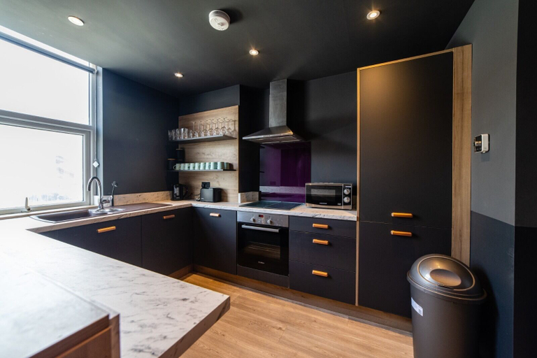 Others 3, Hollywood Suite Sasco Apartments, Blackpool