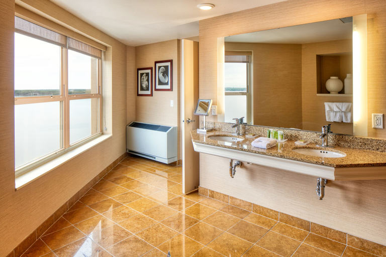 Bathroom 5, Hilton Madison Monona Terrace, Dane