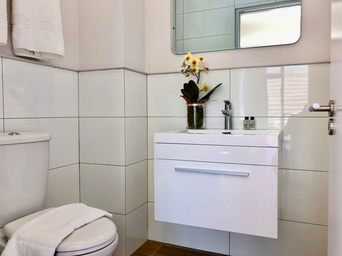 Bathroom 3, Urban Oasis at The Four Seasons, City of Cape Town