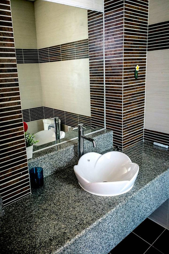 Bathroom, Baan Hansa -1401, Cha-Am