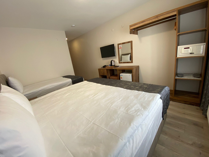 Bedroom 4, Zumrut Palas Hotel, Develi