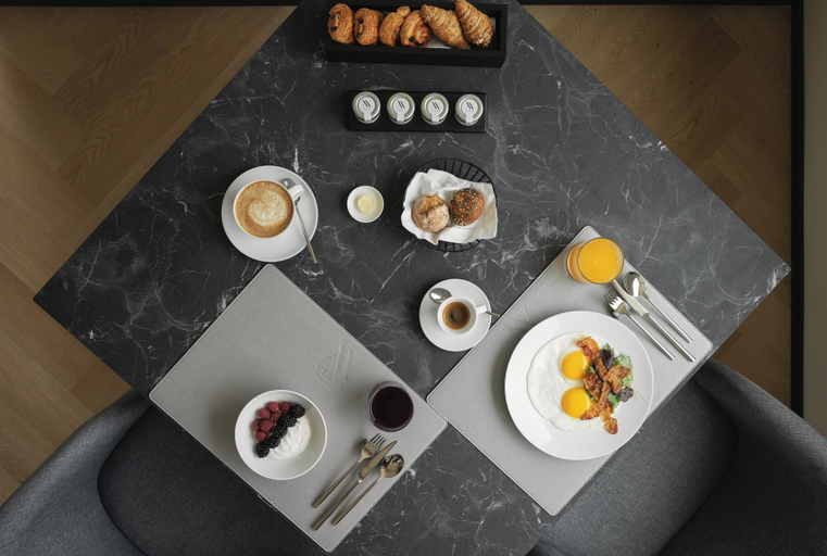 Food & Drinks 5, View Place & Spa, Ancona