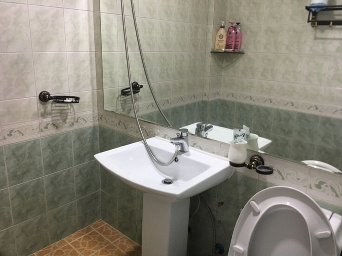 Bathroom 19