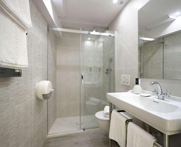 Bathroom 3, Pensión Plaza Nueva, Vizcaya