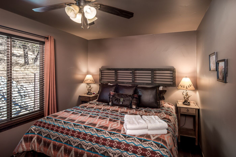Bedroom 2, Fifth Dimension, Lincoln