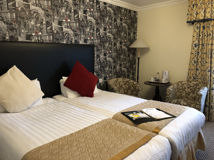 Bedroom 2, Kingston Lodge Hotel, London