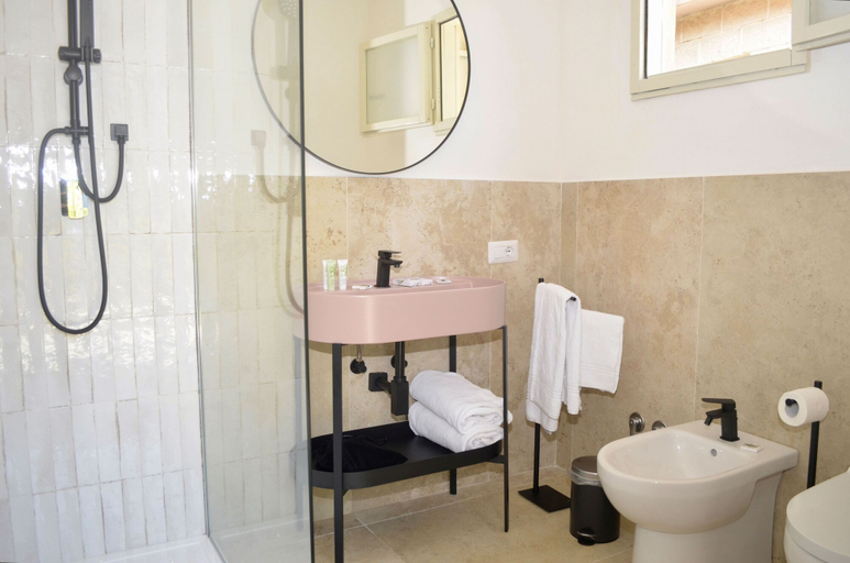 Bathroom 5, Sopramare Resort, Napoli