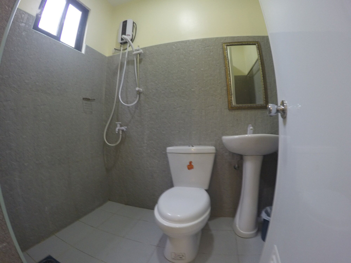 Bathroom 5, Almira Diving Resort, Panglao