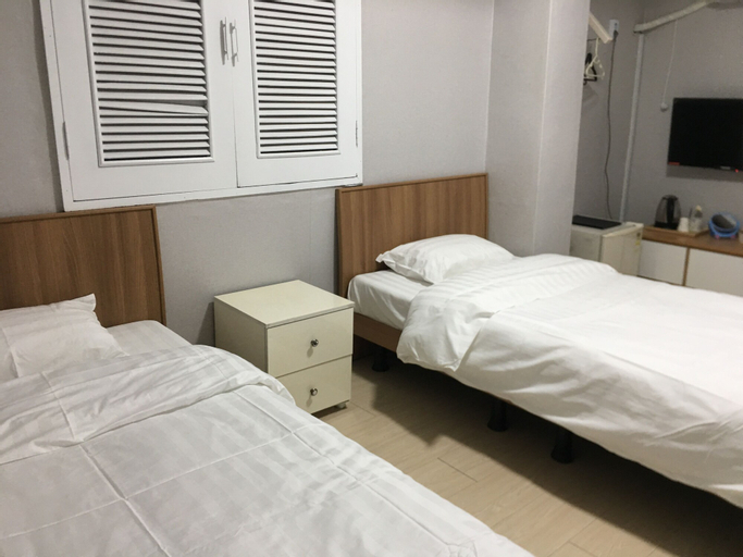 Bedroom 9