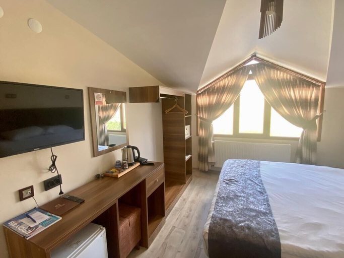 Bedroom 4, Zumrut Palas Hotel, Develi
