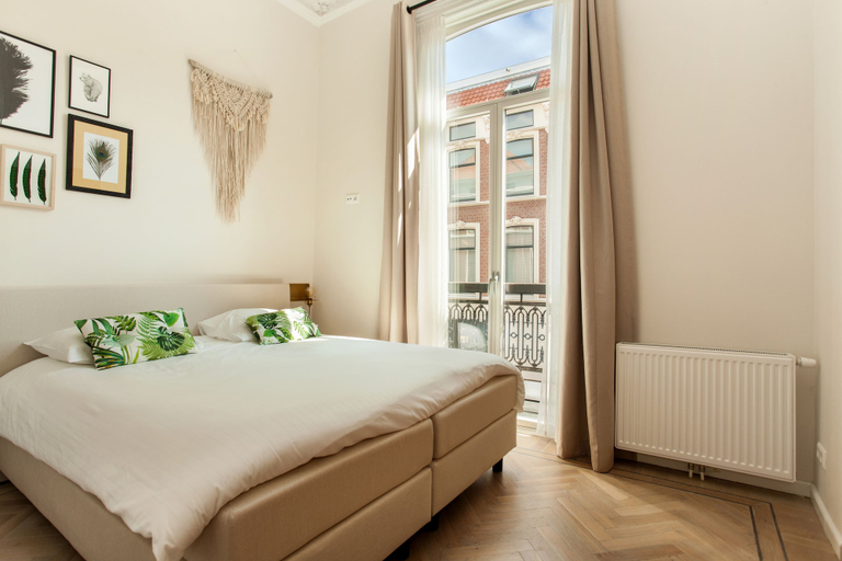 Bedroom 3, La Paulowna Boutique Hotel, The Hague