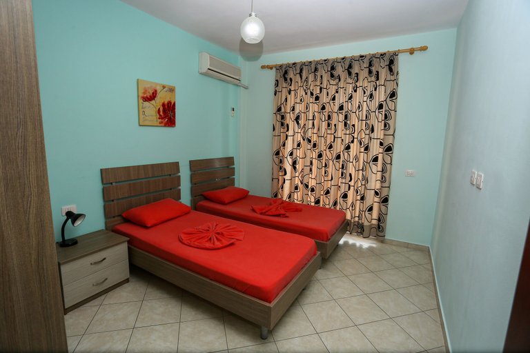 Bedroom 2, Serxhio Apartments, Sarandës